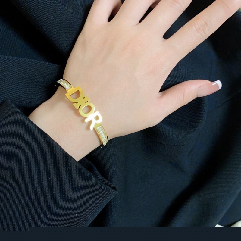 ch**an D*or bracelets